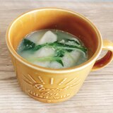 プチっと鍋白湯で作る♪水菜とえのきのスープ餃子